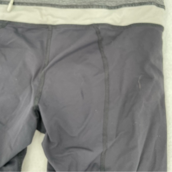 LULULEMON Women’s Inspire Crop II Gray Heathered Coal Lila Stripe size: 6 - Picture 5 of 13